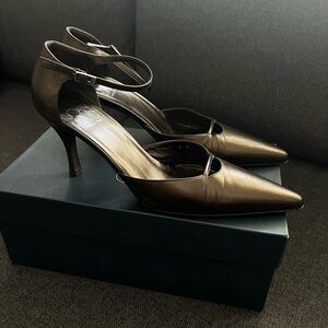 Joan & David Brown Heels with Pointed Toe and Slim High Heel